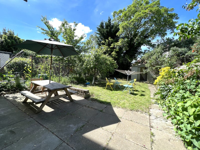 Lovely Room Available - student accommodation in Thornton Heath - img_4