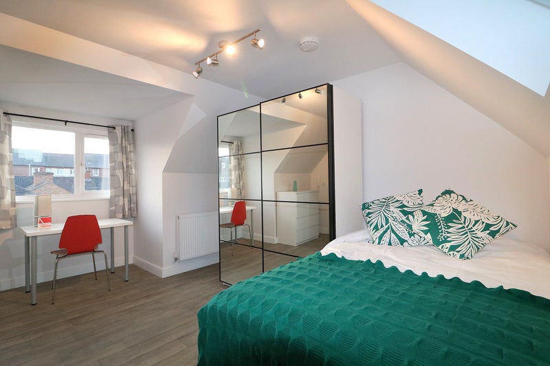 Luxurious Ensuite Room In Town  Centre - student accommodation in Bedford - img_5