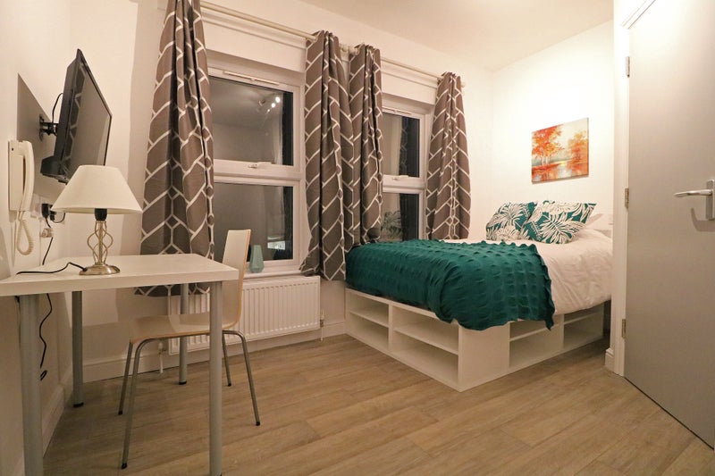 Luxurious Ensuite Room In Town  Centre - student accommodation in Bedford - img_6