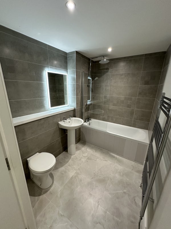 " Luxury 2Bed Apartment Belfast City Center BT1 " - student accommodation in Belfast - img_2