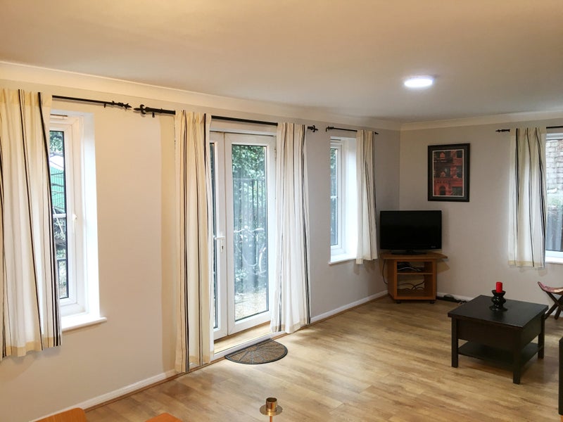 Luxury 3 bed-2 bath, Terrace overlooking Canal, E2 - student accommodation in London E2 - img_7