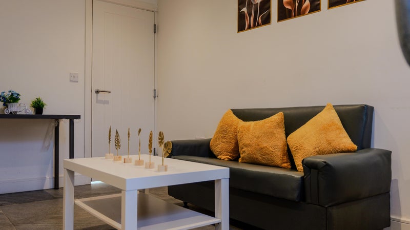  Luxury 5-Bed, 5-Bath House for Professionals - student accommodation in Coventry - img_6