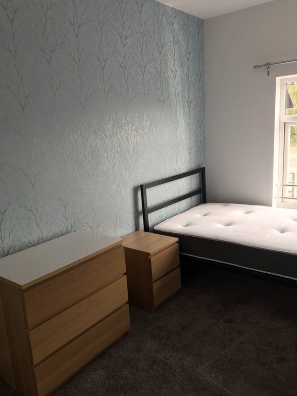 Luxury Double En-suite room - student accommodation in Telford - img_5