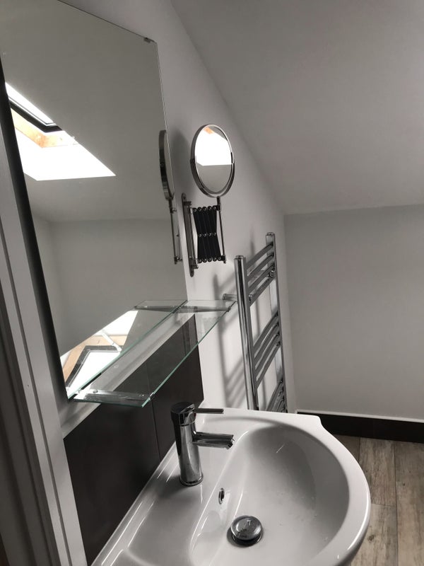 Luxury Double En-suite room - student accommodation in Telford - img_6