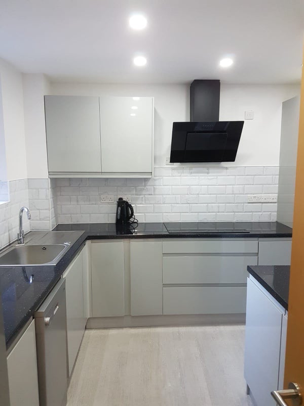 Luxury Double En-suite room - student accommodation in Telford - img_8