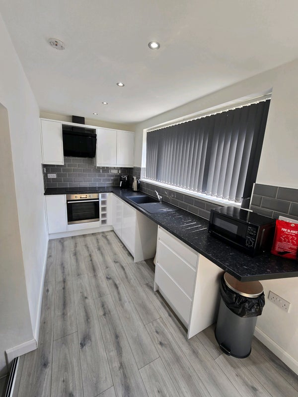 Luxury double rooms in renovated modern house - student accommodation in Wincobank - img_5