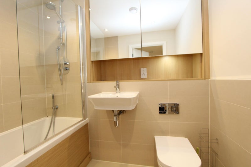 Luxury Ensuite + double room w/balcony! - student accommodation in North Greenwich - img_9