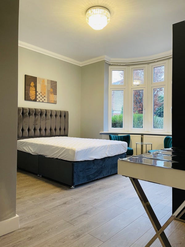 Stunning En-suite double room, Near Station student accommodation in South Woodford - img_2