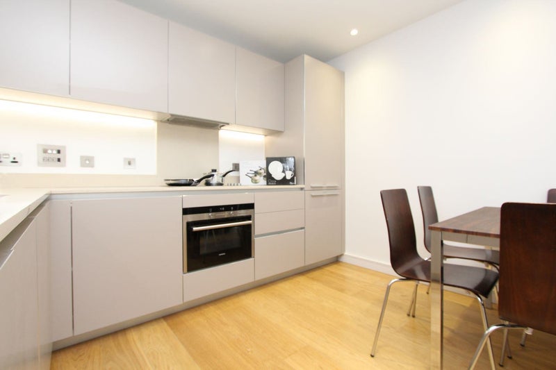 Luxury rooms in Greenwich SE10 for September - student accommodation in North Greenwich - img_10