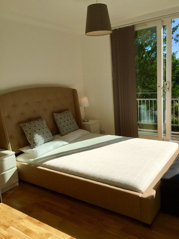 Luxury Self Contained Studio Balcony Room - student accommodation in Bromley - img_1