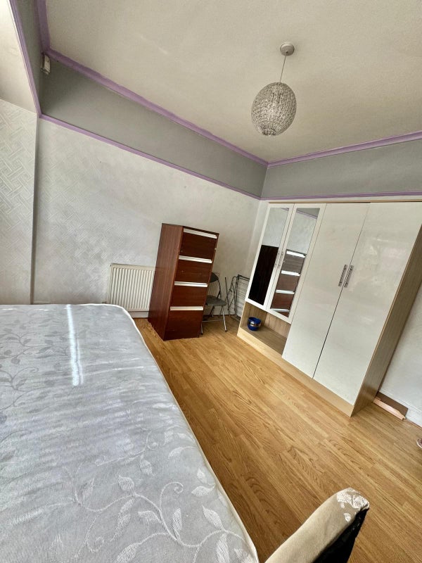 Double room in prime location with a kitchen student accommodation in London E6 - img_6
