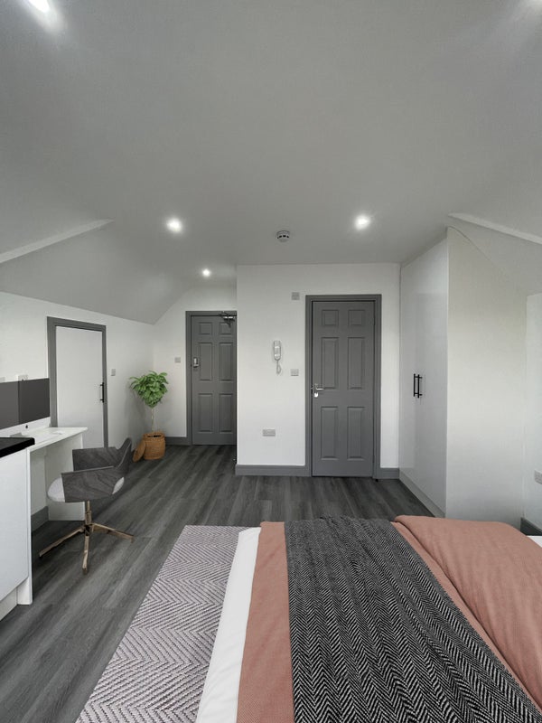 Modern Bespoke En-Suite Rooms - Ruislip - student accommodation in Ruislip - img_1