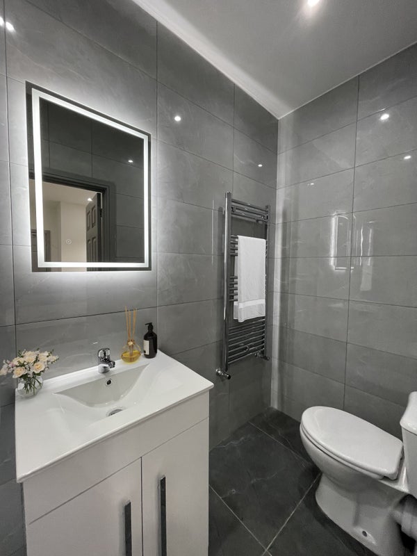 Modern Bespoke En-Suite Rooms - Ruislip - student accommodation in Ruislip - img_5