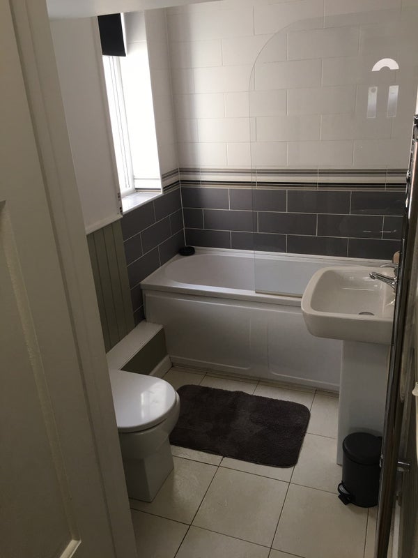 Modern Double Bedrooms In Poole - student accommodation in Poole - img_3