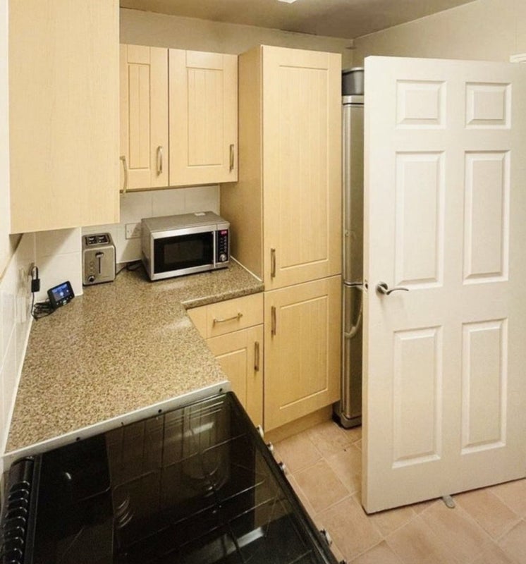 Modern Double Room - Available Now! - student accommodation in Greenford - img_2