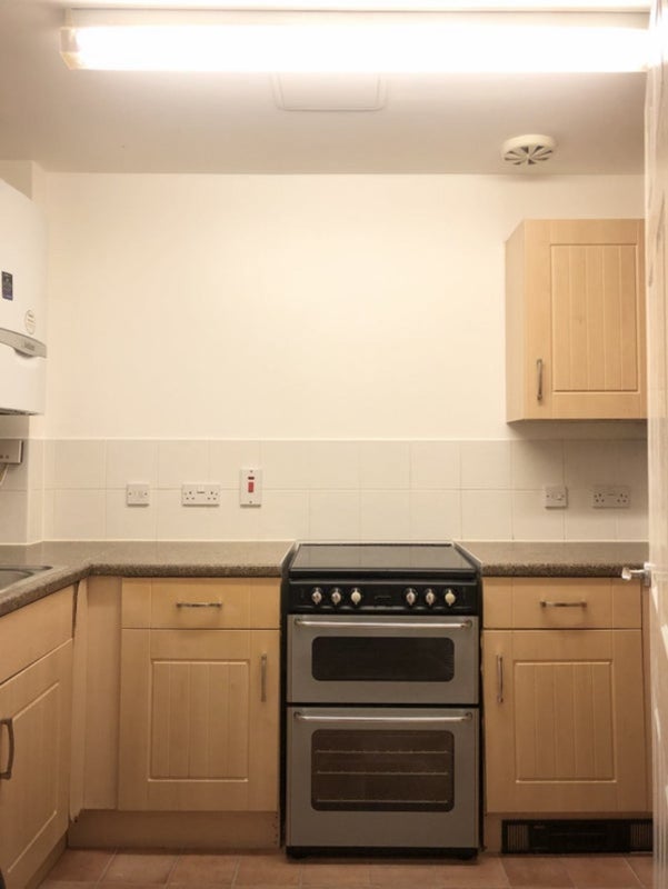 Modern Double Room - Available Now! - student accommodation in Greenford - img_3