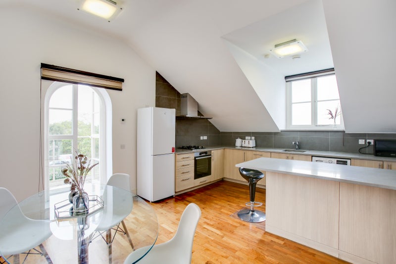 **Modern Double Room in Amazing Aparment ** - student accommodation in Brentford - img_4