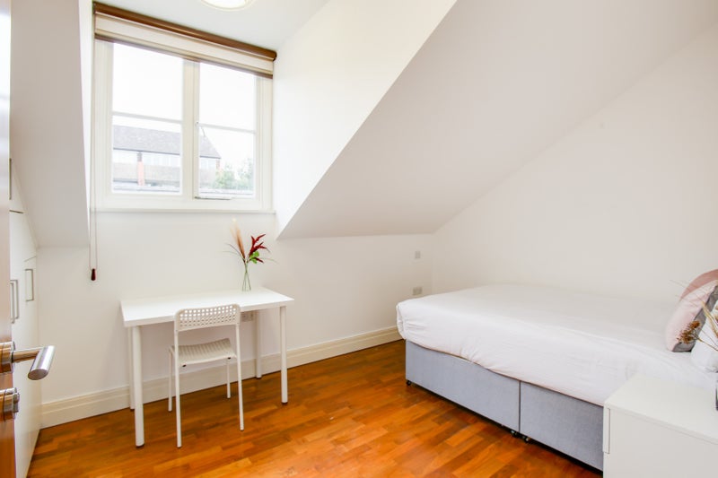 **Modern Double Room in Amazing Aparment ** - student accommodation in Brentford - img_2