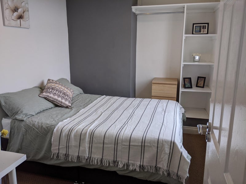 Modern Double Room - student accommodation in Huddersfield - img_6