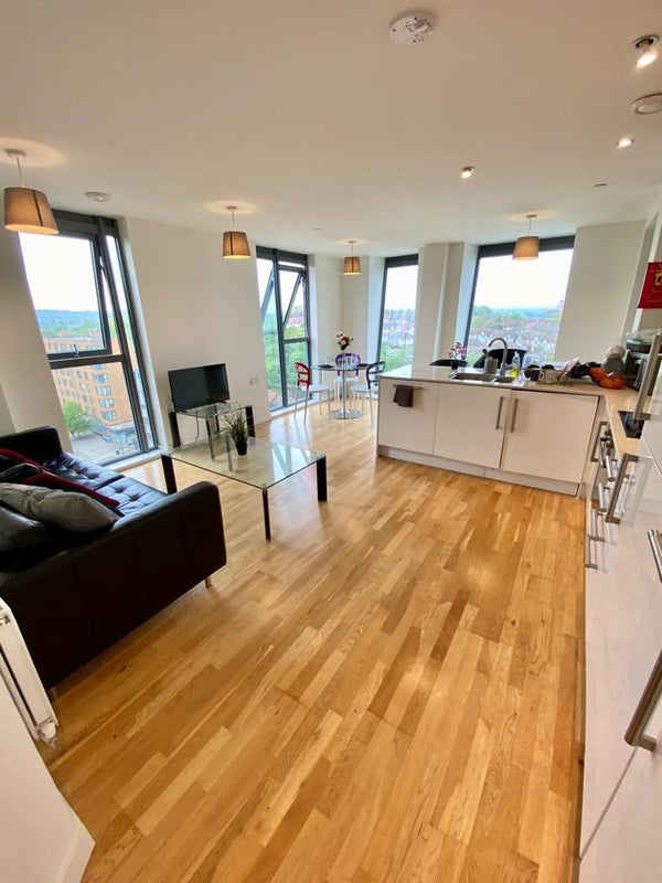 Modern Flat, Living Room, Wembley - student accommodation in Wembley - img_4