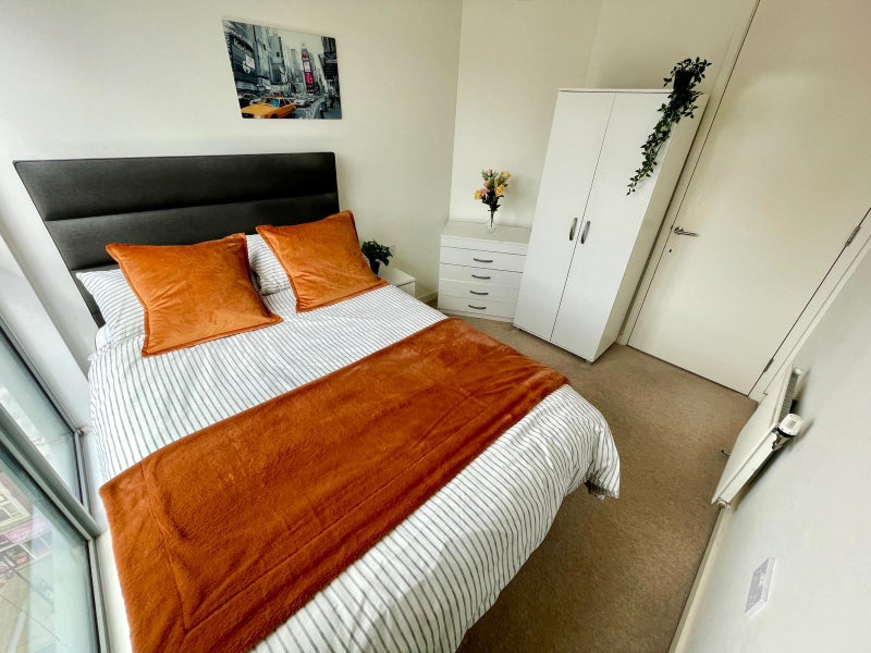Modern Flat, Living Room, Wembley - student accommodation in Wembley - img_2