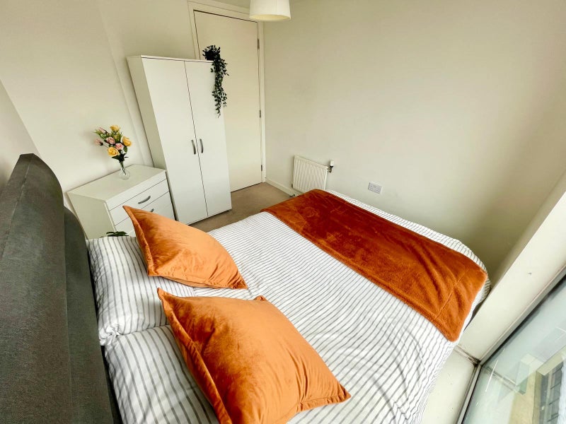 Modern Flat, Living Room, Wembley - student accommodation in Wembley - img_3