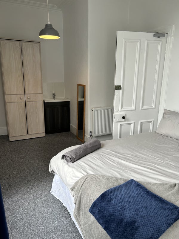 Modern, newly refurbished 5 Bedroom HMO - student accommodation in Aberdeen - img_3