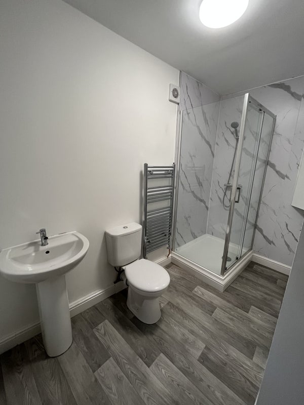 Modern Room In All Female House - student accommodation in Liverpool - img_2