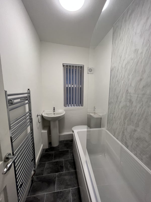 Modern Room In All Female House - student accommodation in Liverpool - img_3