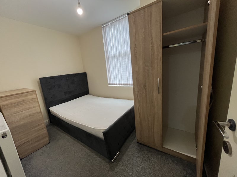 Modern Room In All Female House - student accommodation in Liverpool - img_8
