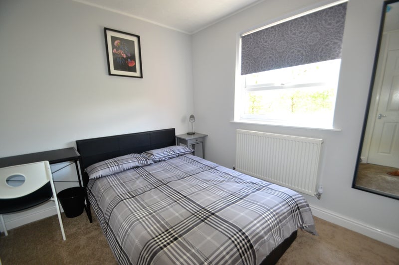 Single room ensuite. - student accommodation in Hollinswood - img_3