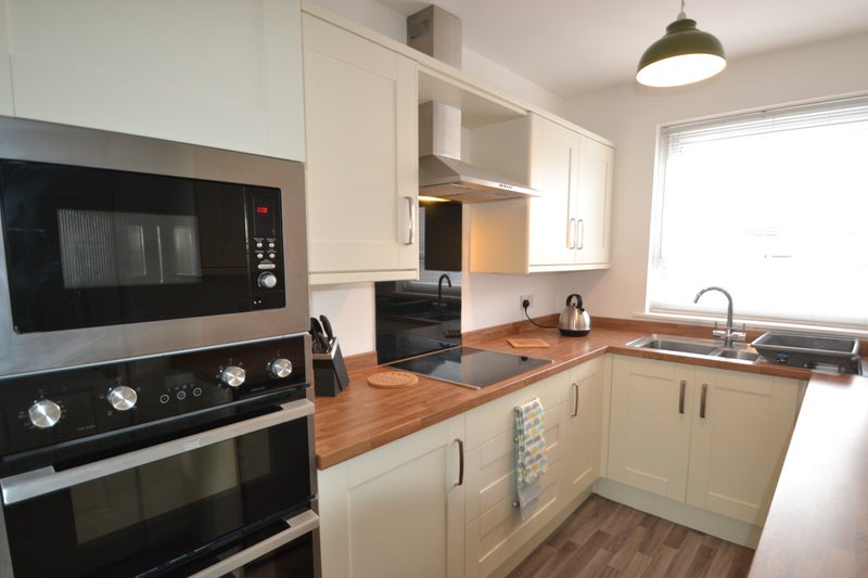 Single room ensuite. - student accommodation in Hollinswood - img_1