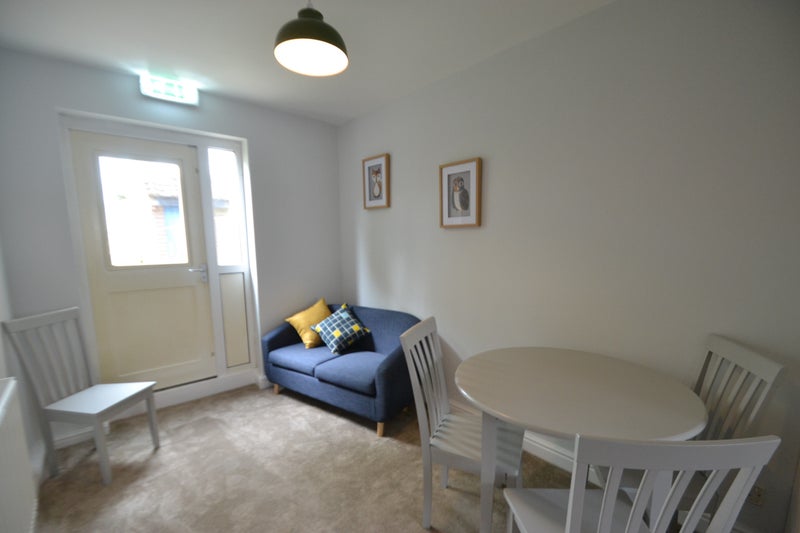 Single room ensuite. - student accommodation in Hollinswood - img_5