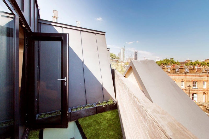 Modernist Dream Duplex city view - student accommodation in Kennington - img_5
