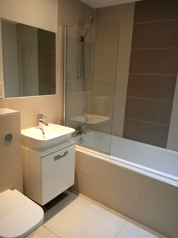 Monday to Friday let  or short term full time let - student accommodation in Kingston upon Thames - img_5