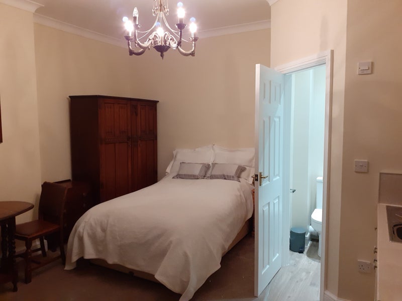 Mr Lee Jones - student accommodation in Gosport - img_1