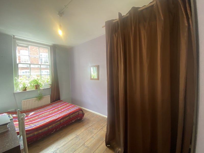 Mrs. Rosalba Randall - student accommodation in Fulham - img_2