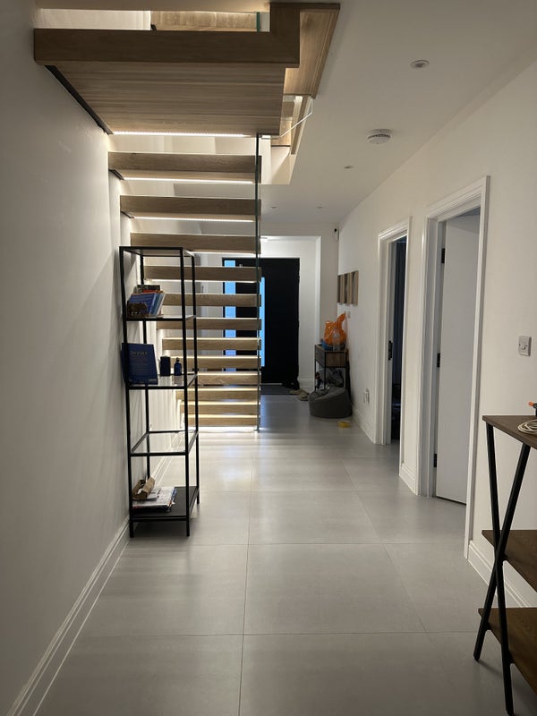 MUST VIEW! Large room available in luxurious home - student accommodation in Greenford - img_6