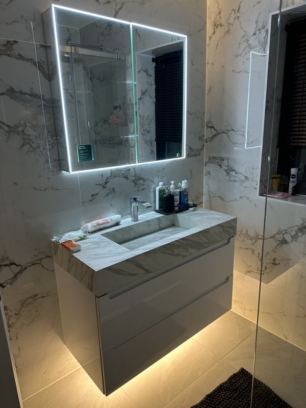 MUST VIEW! Large room available in luxurious home - student accommodation in Greenford - img_5