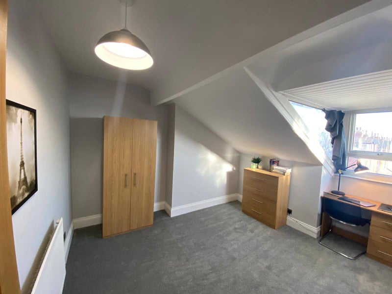  New & Beautiful  Houseshare To Rent  - student accommodation in Leeds - img_3