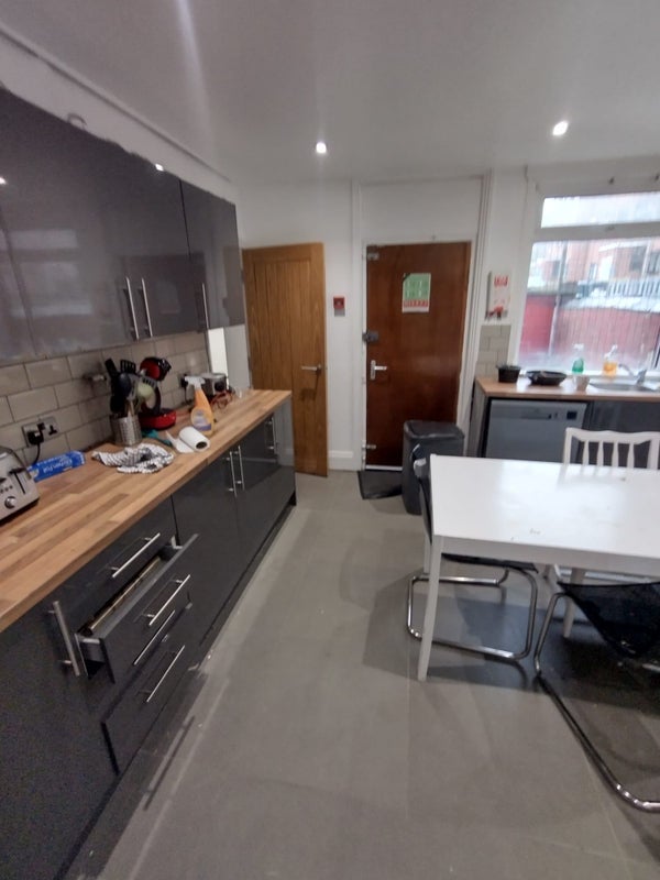  New & Beautiful  Houseshare To Rent  - student accommodation in Leeds - img_6