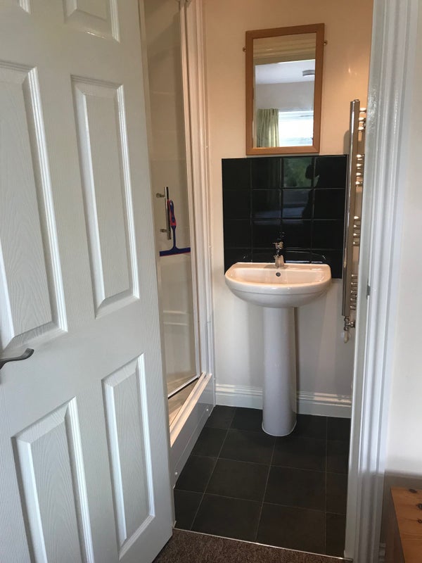 Newly Converted Ensuite Double Room - student accommodation in Summertown - img_5