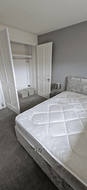Newly decorated double room - student accommodation in Shippon - img_2