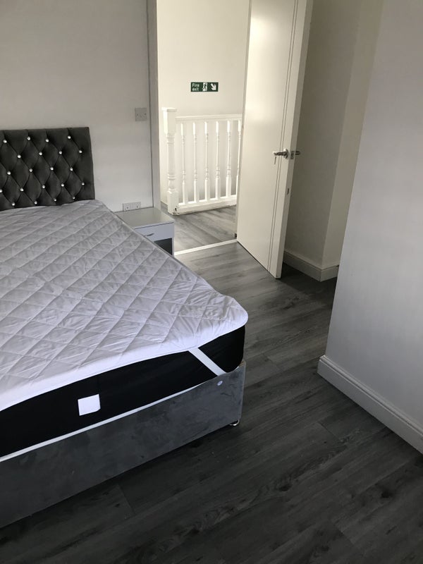 Newly extended/ refurbished rooms - student accommodation in Middlesbrough - img_3