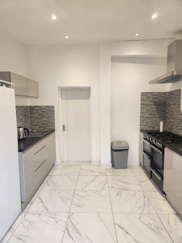 Newly extended/ refurbished rooms - student accommodation in Middlesbrough - img_4