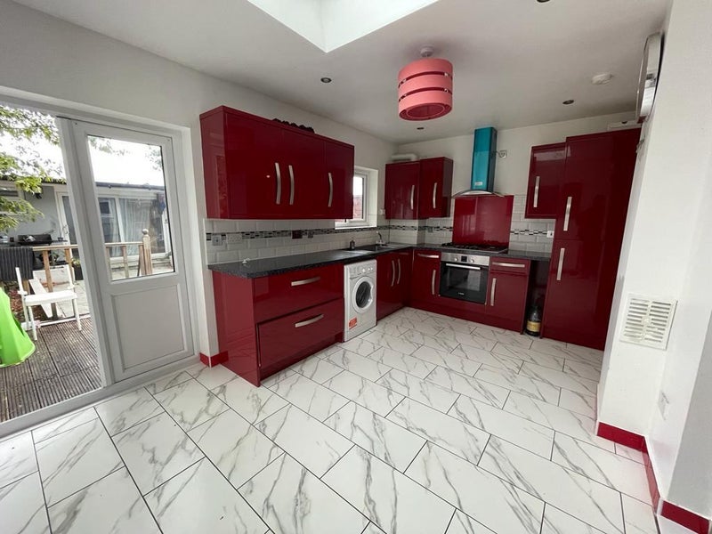 Double room in prime location with a kitchen student accommodation in East Ham - img_10