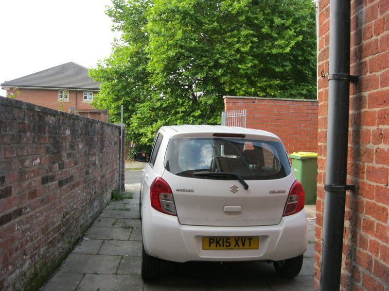Newly refurbished double room close to city centre - student accommodation in Preston - img_4