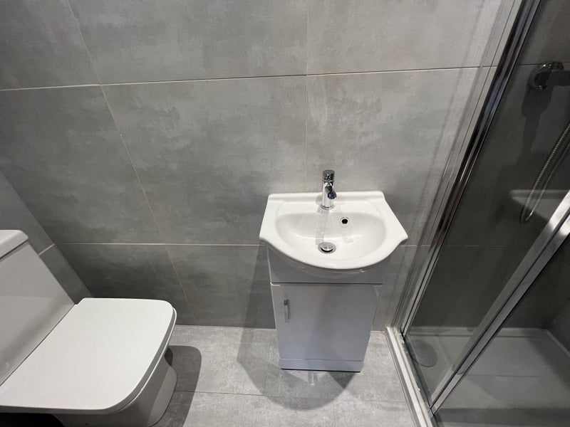 Newly refurbished studio, bills inc - student accommodation in London NW7 - img_3