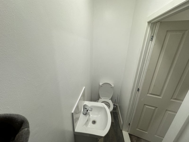 Newly renovated 4 Bed house - student accommodation in Coventry - img_4