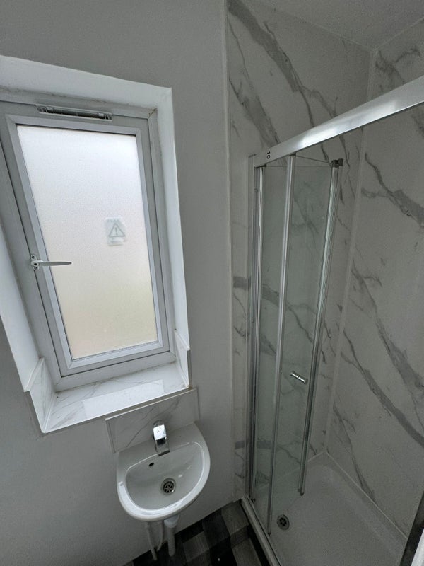 Newly renovated 4 Bed house - student accommodation in Coventry - img_7